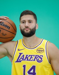 开云Kaiyun官网入口-斯玛特：克莱伯展示出终极职业典范 他依然能留在联盟是有原因的