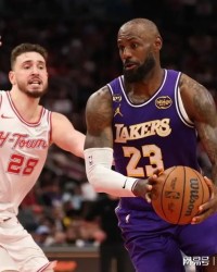 开云体育官网-湖人首轮对火箭，乌度卡谈老詹摊牌！雷迪克认清现实，两人成关键