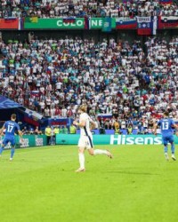 开云Kaiyun官网入口-【欧洲杯】英格兰蜷取小组第1，闷战0比0斯洛文尼亚