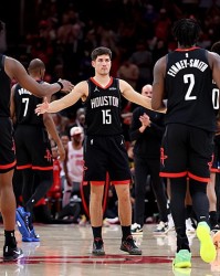 Kaiyun开云官方网站中国登录-又一次一分未得又如何？都这样了火箭甚至还敢让他进入先发阵容？