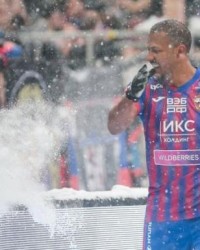 开云Kaiyun官网入口-龙东谈加盟俄超：为赚钱才来中国 是时候回归了